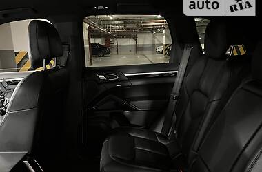 Позашляховик / Кросовер Porsche Cayenne 2015 в 