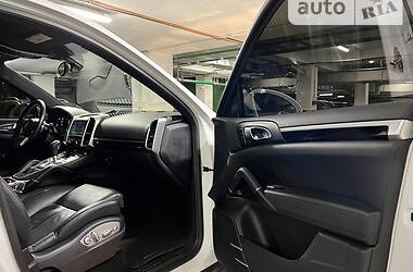 Позашляховик / Кросовер Porsche Cayenne 2015 в 