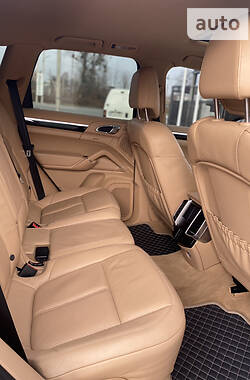 Внедорожник / Кроссовер Porsche Cayenne 2012 в 