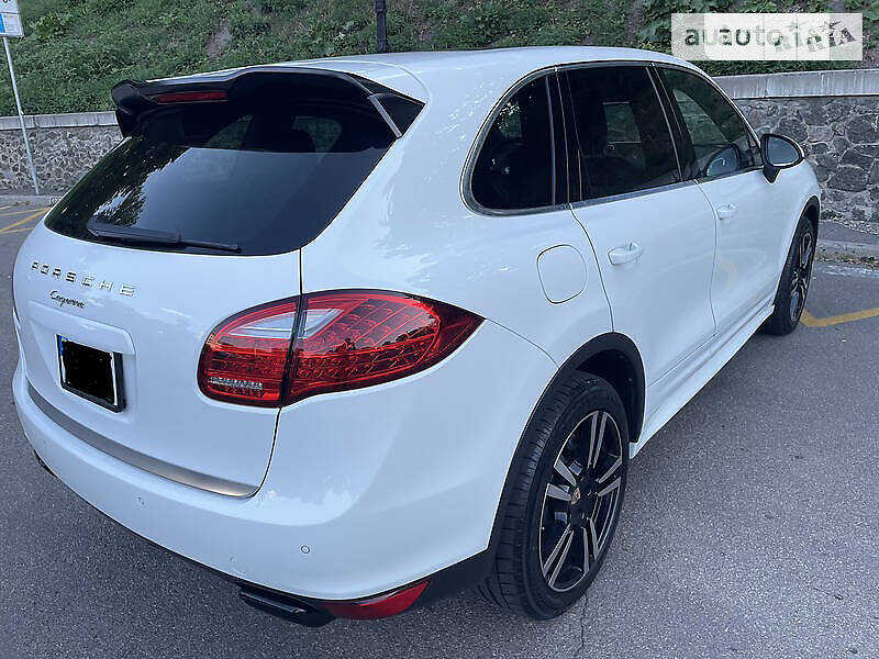 Позашляховик / Кросовер Porsche Cayenne 2013 в Києві