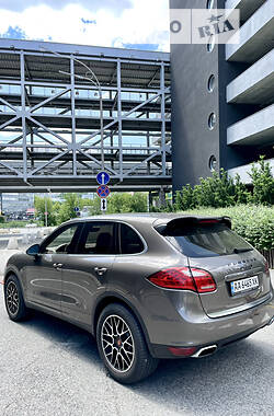 Внедорожник / Кроссовер Porsche Cayenne 2013 в Киеве