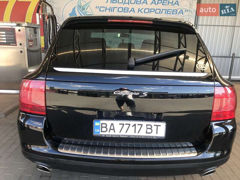 Внедорожник / Кроссовер Porsche Cayenne 2004 в Александрие