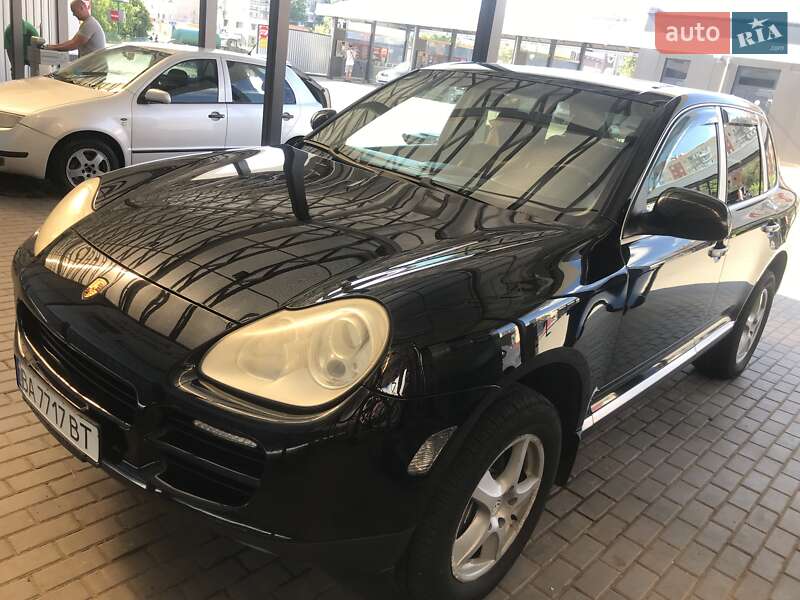 Внедорожник / Кроссовер Porsche Cayenne 2004 в Александрие