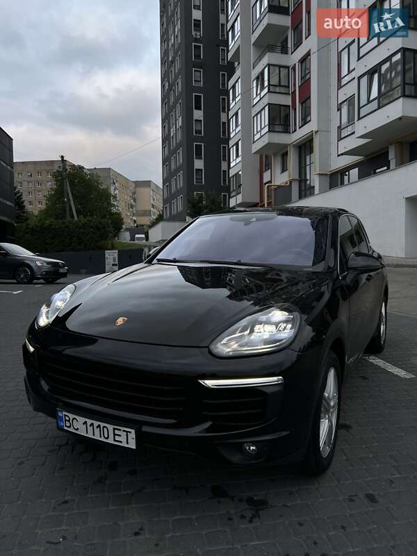 Внедорожник / Кроссовер Porsche Cayenne 2015 в Львове