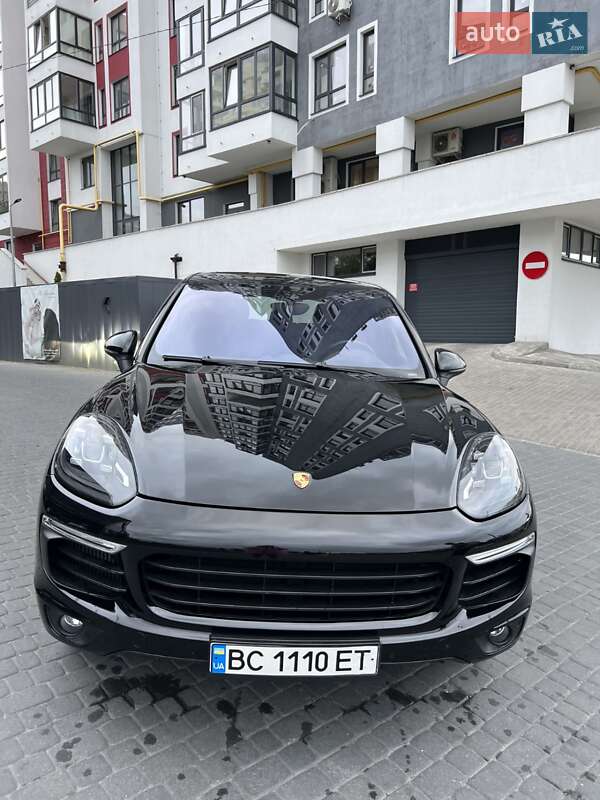 Внедорожник / Кроссовер Porsche Cayenne 2015 в Львове