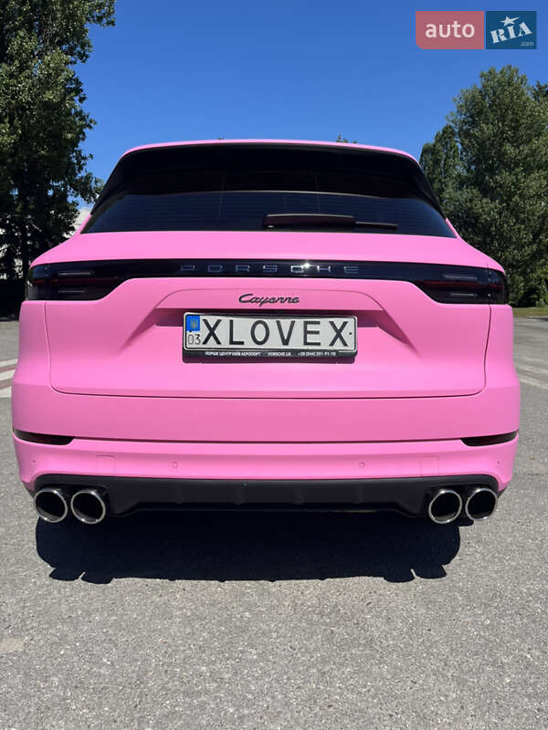 Внедорожник / Кроссовер Porsche Cayenne 2021 в Киеве