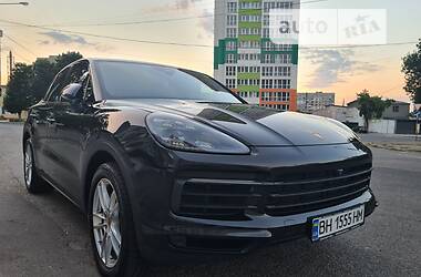 Внедорожник / Кроссовер Porsche Cayenne 2017 в 