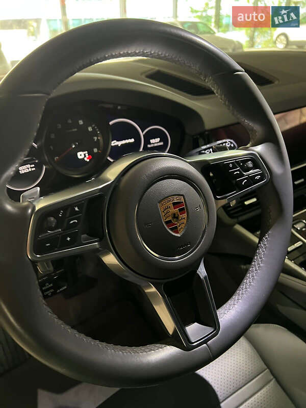 Внедорожник / Кроссовер Porsche Cayenne 2018 в Киеве