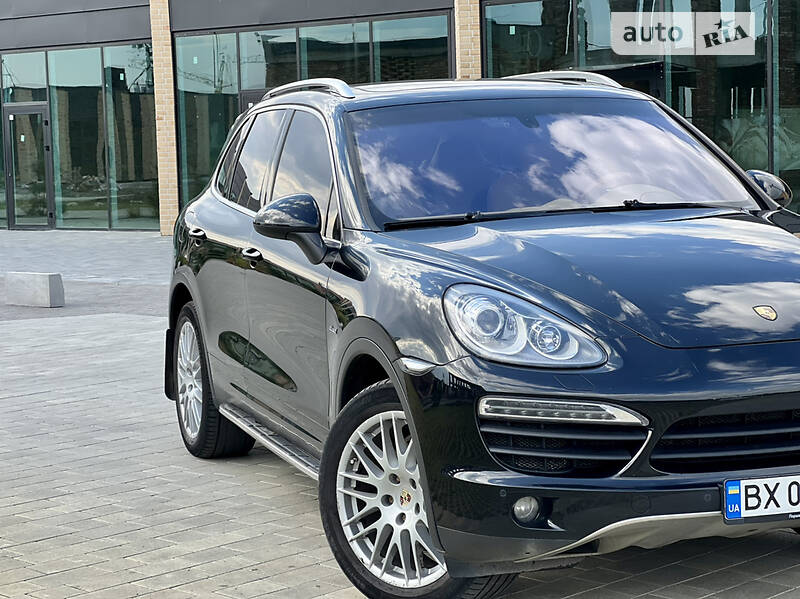 Внедорожник / Кроссовер Porsche Cayenne 2013 в Хмельницком