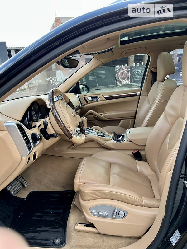 Внедорожник / Кроссовер Porsche Cayenne 2013 в Хмельницком