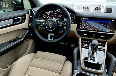 Внедорожник / Кроссовер Porsche Cayenne 2021 в 