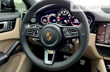 Внедорожник / Кроссовер Porsche Cayenne 2021 в 