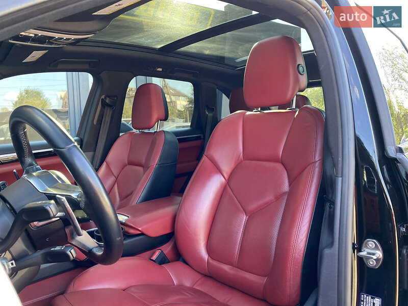 Внедорожник / Кроссовер Porsche Cayenne 2015 в Коломые