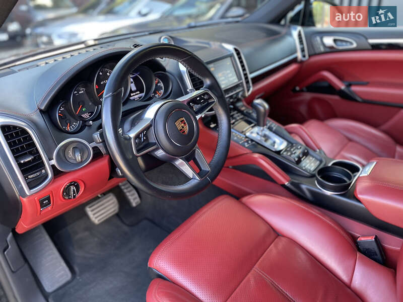Внедорожник / Кроссовер Porsche Cayenne 2015 в Коломые