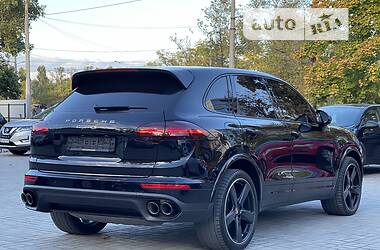 Внедорожник / Кроссовер Porsche Cayenne 2016 в Днепре