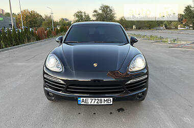 Внедорожник / Кроссовер Porsche Cayenne 2013 в 