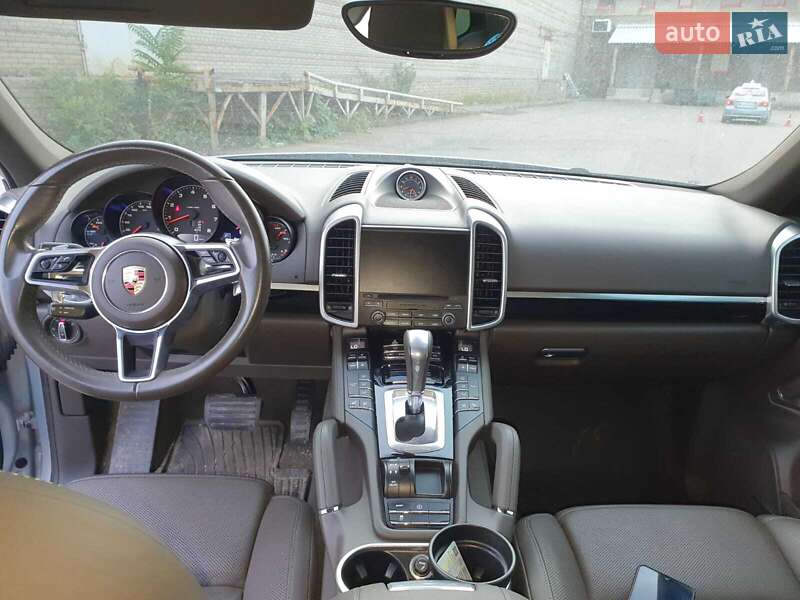 Внедорожник / Кроссовер Porsche Cayenne 2016 в Днепре