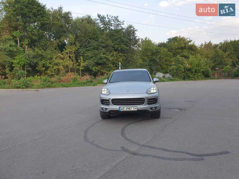 Внедорожник / Кроссовер Porsche Cayenne 2016 в Днепре