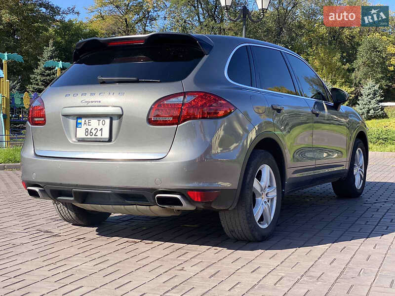 Позашляховик / Кросовер Porsche Cayenne 2012 в Дніпрі