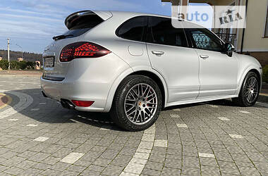 Внедорожник / Кроссовер Porsche Cayenne 2013 в Харькове