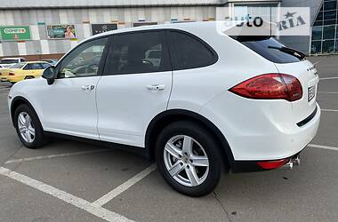 Внедорожник / Кроссовер Porsche Cayenne 2012 в 