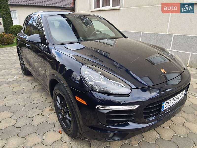 Внедорожник / Кроссовер Porsche Cayenne 2015 в Черновцах