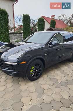Внедорожник / Кроссовер Porsche Cayenne 2015 в Черновцах