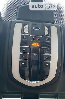 Внедорожник / Кроссовер Porsche Cayenne 2015 в 