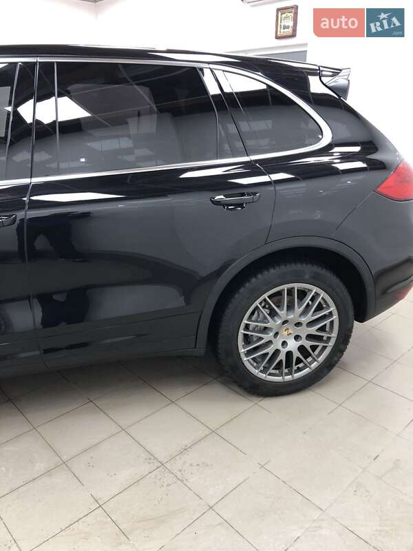 Позашляховик / Кросовер Porsche Cayenne 2012 в Івано-Франківську