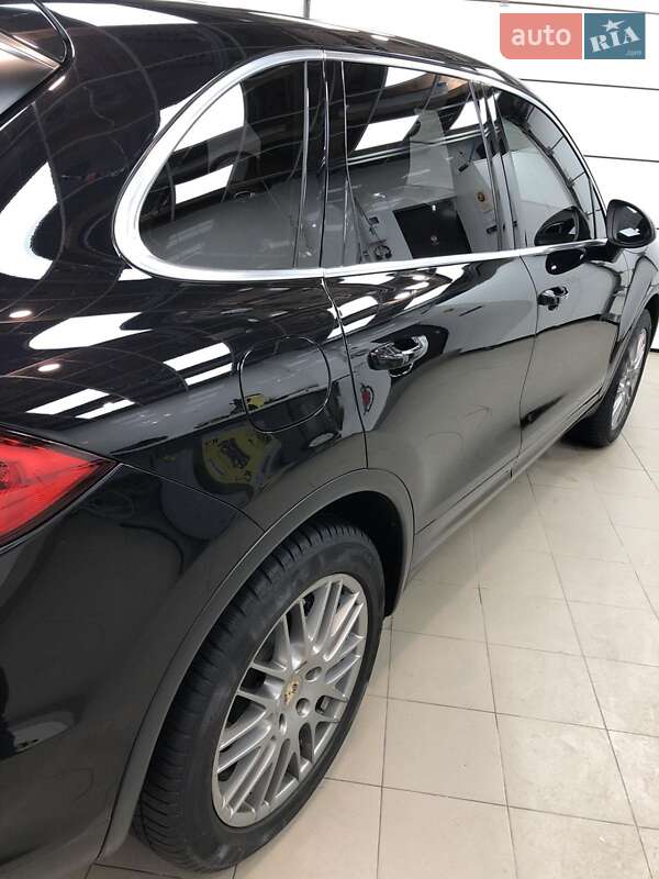 Позашляховик / Кросовер Porsche Cayenne 2012 в Івано-Франківську