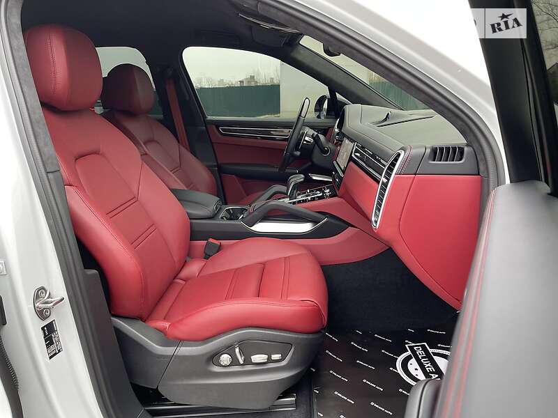 Внедорожник / Кроссовер Porsche Cayenne 2018 в Киеве