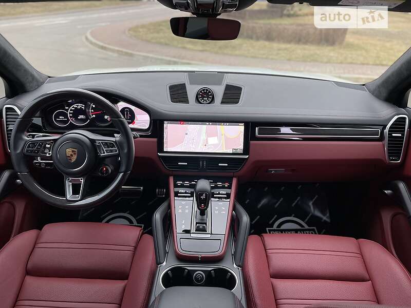 Внедорожник / Кроссовер Porsche Cayenne 2018 в Киеве