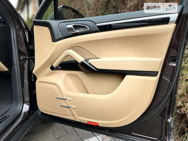 Внедорожник / Кроссовер Porsche Cayenne 2017 в Львове фото 53 Внедорожник / Кроссовер Porsche Cayenne 2017 в Львове