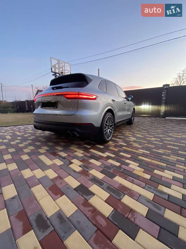 Позашляховик / Кросовер Porsche Cayenne 2020 в Дніпрі