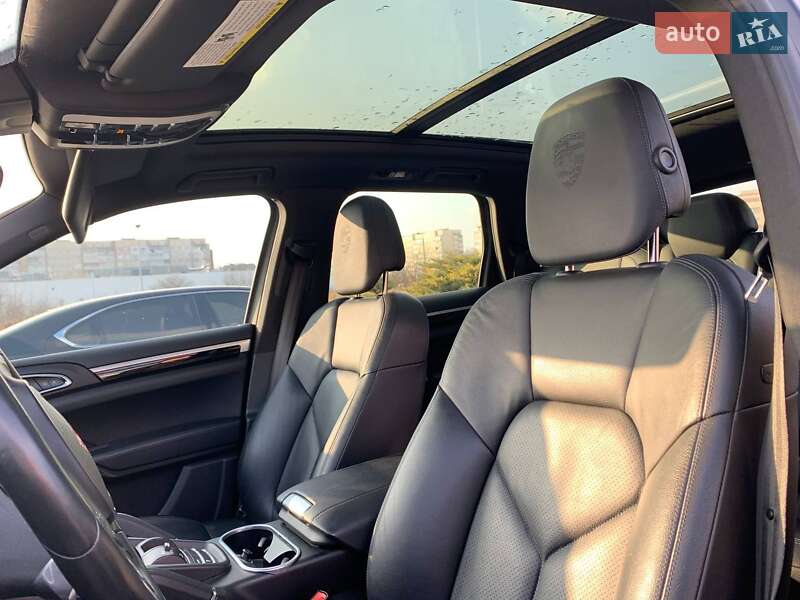 Внедорожник / Кроссовер Porsche Cayenne 2014 в Львове