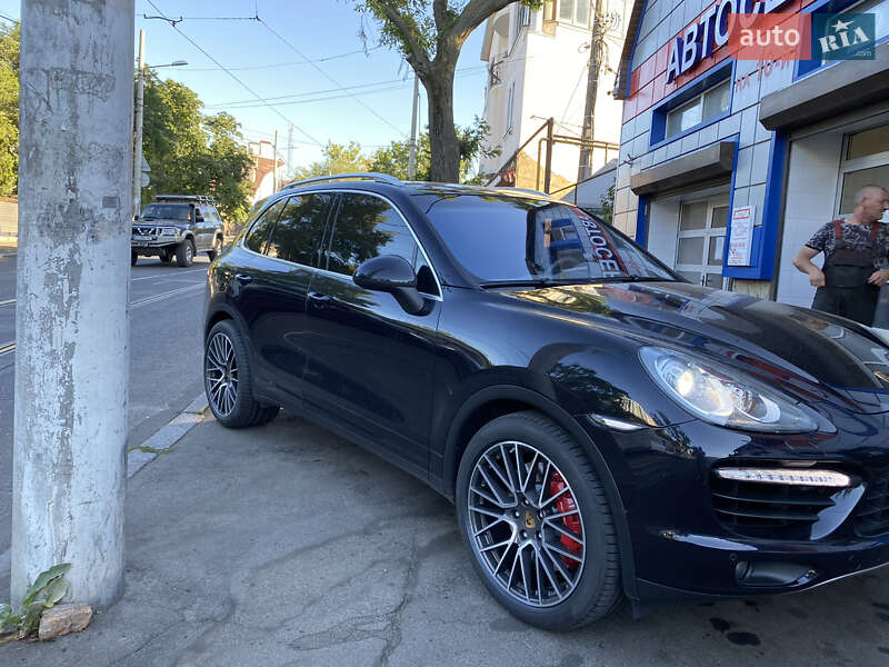 Позашляховик / Кросовер Porsche Cayenne 2010 в Одесі