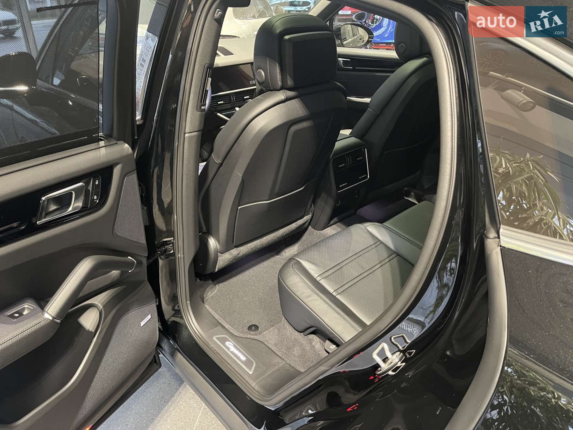 2022 Porsche Cayenne - мініатюра 5