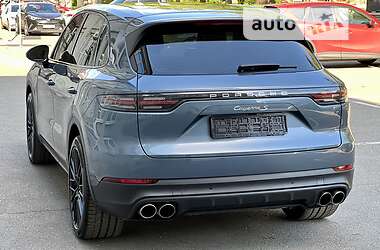 Позашляховик / Кросовер Porsche Cayenne 2017 в 