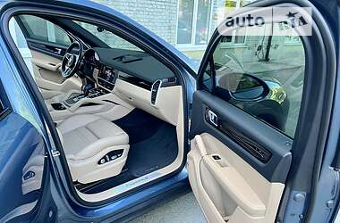 Позашляховик / Кросовер Porsche Cayenne 2017 в 