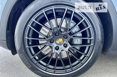 Позашляховик / Кросовер Porsche Cayenne 2017 в 