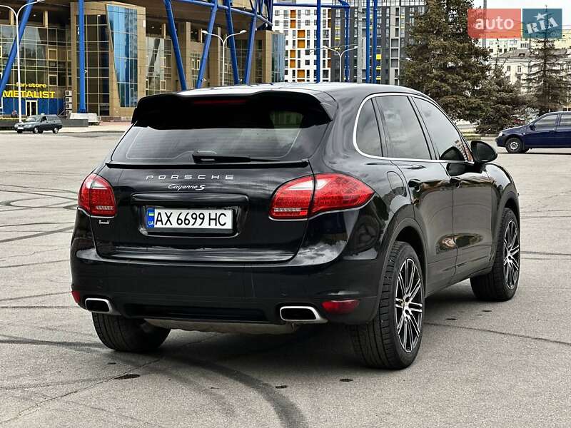 Позашляховик / Кросовер Porsche Cayenne 2013 в Харкові