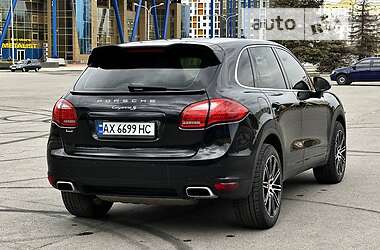 Позашляховик / Кросовер Porsche Cayenne 2013 в Харкові