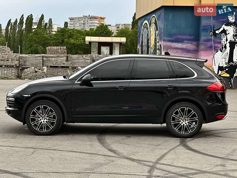 Позашляховик / Кросовер Porsche Cayenne 2013 в Харкові