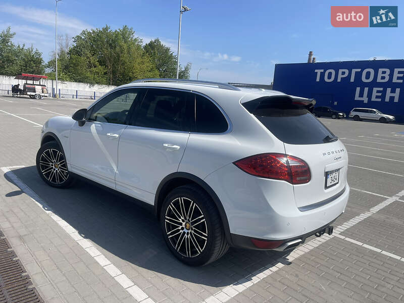 Внедорожник / Кроссовер Porsche Cayenne 2013 в Тернополе