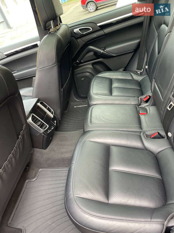 Внедорожник / Кроссовер Porsche Cayenne 2015 в Киеве фото 4 Внедорожник / Кроссовер Porsche Cayenne 2015 в Киеве