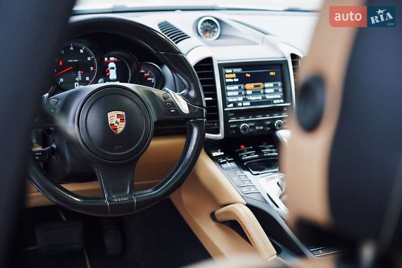 Позашляховик / Кросовер Porsche Cayenne 2014 в Києві