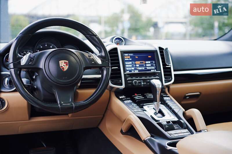 Позашляховик / Кросовер Porsche Cayenne 2014 в Києві