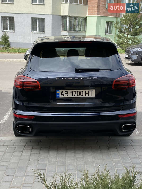 Внедорожник / Кроссовер Porsche Cayenne 2015 в Виннице