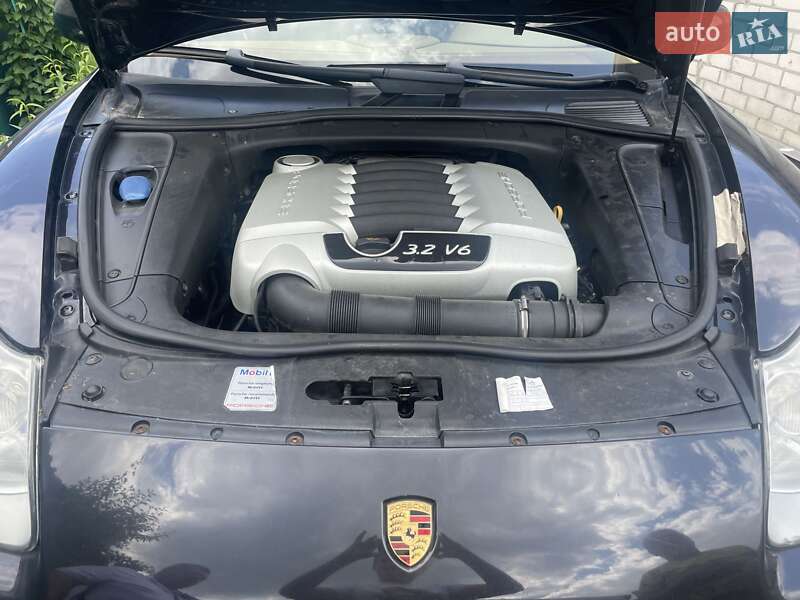 Внедорожник / Кроссовер Porsche Cayenne 2005 в Варве