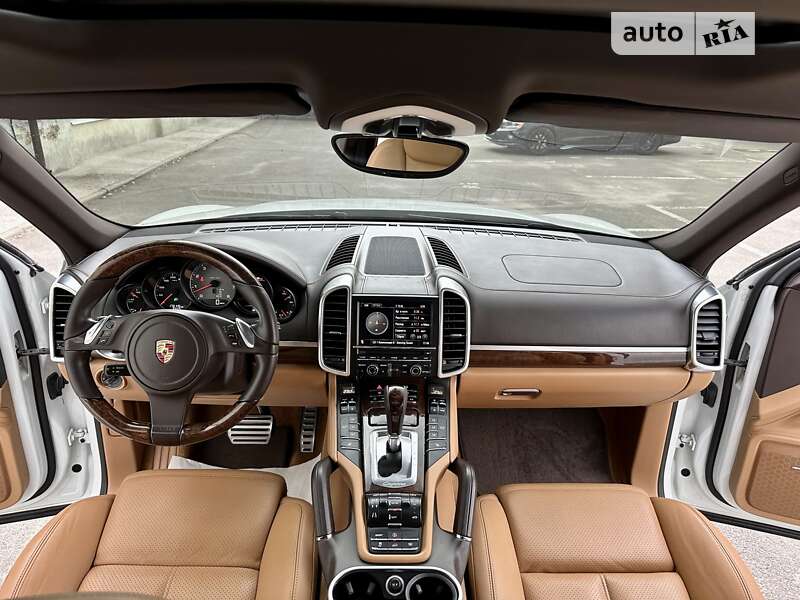 Внедорожник / Кроссовер Porsche Cayenne 2012 в Киеве